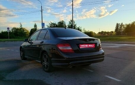 Mercedes-Benz C-Класс, 2010 год, 800 000 рублей, 1 фотография