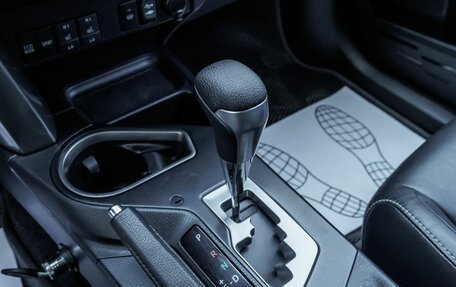 Toyota RAV4, 2016 год, 2 409 600 рублей, 24 фотография