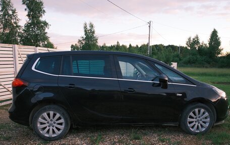 Opel Zafira C рестайлинг, 2014 год, 1 400 000 рублей, 4 фотография