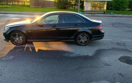 Mercedes-Benz C-Класс, 2010 год, 800 000 рублей, 2 фотография