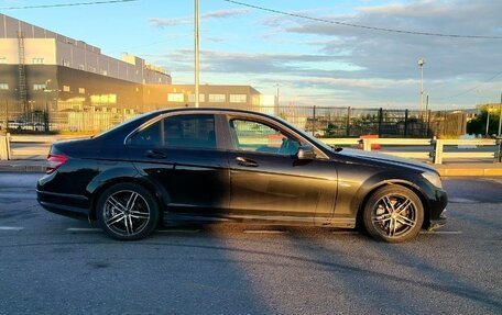 Mercedes-Benz C-Класс, 2010 год, 800 000 рублей, 6 фотография