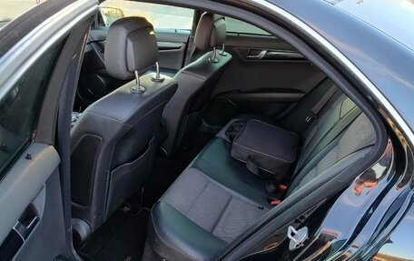 Mercedes-Benz C-Класс, 2010 год, 800 000 рублей, 13 фотография