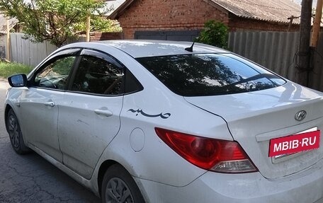 Hyundai Solaris II рестайлинг, 2011 год, 420 000 рублей, 3 фотография