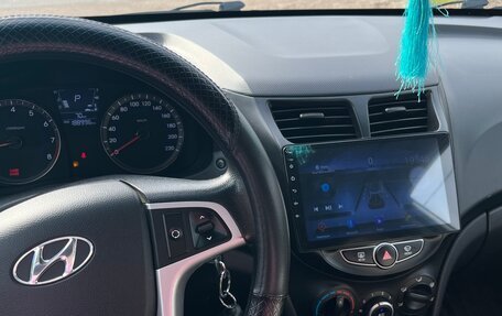 Hyundai Solaris II рестайлинг, 2012 год, 700 000 рублей, 9 фотография