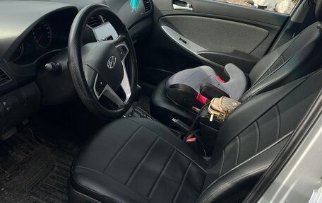 Hyundai Solaris II рестайлинг, 2012 год, 700 000 рублей, 7 фотография