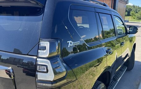 Toyota Land Cruiser Prado 150 рестайлинг 2, 2022 год, 6 270 000 рублей, 15 фотография