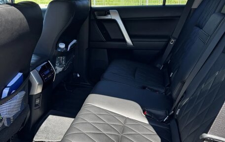 Toyota Land Cruiser Prado 150 рестайлинг 2, 2022 год, 6 270 000 рублей, 14 фотография