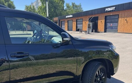 Toyota Land Cruiser Prado 150 рестайлинг 2, 2022 год, 6 270 000 рублей, 16 фотография