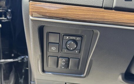 Toyota Land Cruiser Prado 150 рестайлинг 2, 2022 год, 6 270 000 рублей, 21 фотография