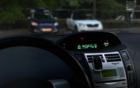 Toyota Yaris III рестайлинг, 2008 год, 550 000 рублей, 7 фотография