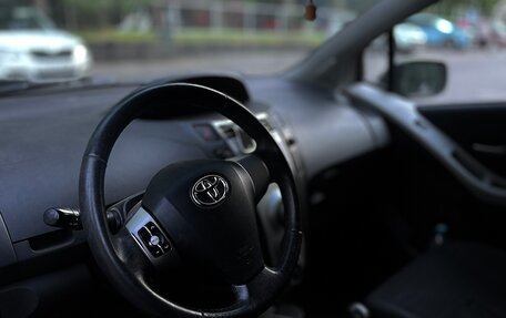 Toyota Yaris III рестайлинг, 2008 год, 550 000 рублей, 8 фотография