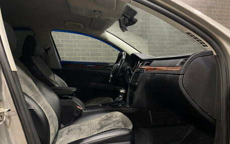 Skoda Superb III рестайлинг, 2011 год, 780 000 рублей, 10 фотография