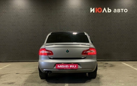 Skoda Superb III рестайлинг, 2011 год, 780 000 рублей, 6 фотография