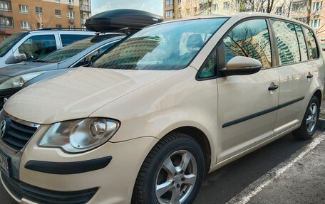 Volkswagen Touran III, 2010 год, 510 000 рублей, 8 фотография