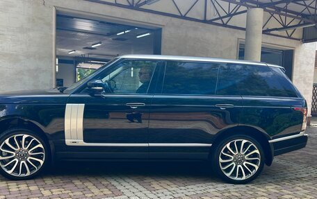 Land Rover Range Rover IV рестайлинг, 2015 год, 4 300 000 рублей, 31 фотография