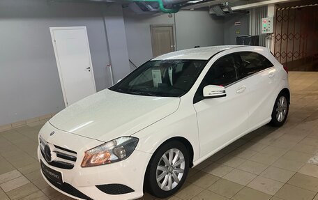 Mercedes-Benz A-Класс, 2015 год, 1 800 000 рублей, 5 фотография