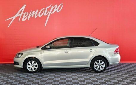 Volkswagen Polo VI (EU Market), 2011 год, 515 000 рублей, 2 фотография