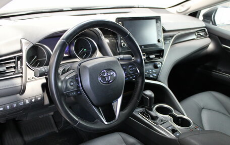 Toyota Camry, 2022 год, 3 525 000 рублей, 10 фотография