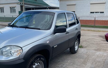 Chevrolet Niva I рестайлинг, 2016 год, 680 000 рублей, 2 фотография