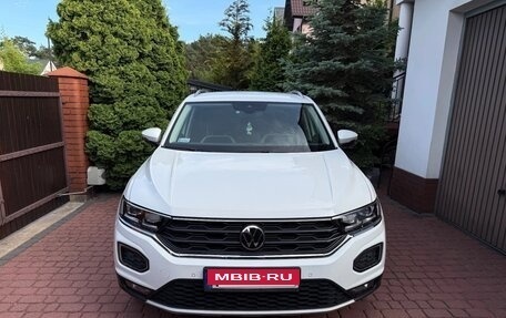 Volkswagen T-Roc I, 2021 год, 1 495 000 рублей, 1 фотография
