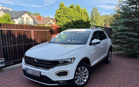 Volkswagen T-Roc I, 2021 год, 1 495 000 рублей, 3 фотография