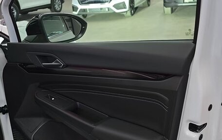 Volkswagen Golf VIII, 2023 год, 2 250 000 рублей, 8 фотография