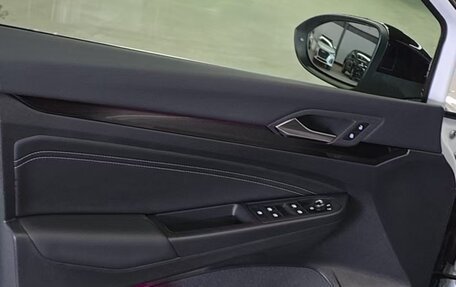 Volkswagen Golf VIII, 2023 год, 2 250 000 рублей, 20 фотография