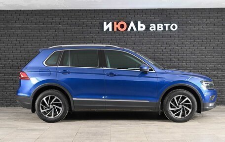 Volkswagen Tiguan II, 2018 год, 2 575 000 рублей, 8 фотография