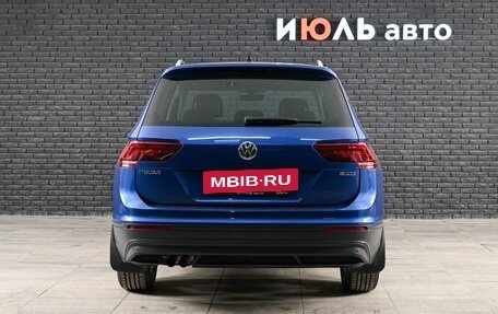 Volkswagen Tiguan II, 2018 год, 2 575 000 рублей, 5 фотография