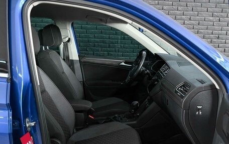 Volkswagen Tiguan II, 2018 год, 2 575 000 рублей, 11 фотография
