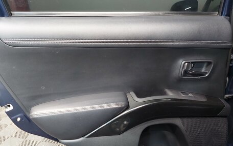 Mitsubishi Outlander III рестайлинг 3, 2010 год, 1 110 000 рублей, 14 фотография