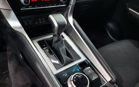 Mitsubishi Pajero Sport III рестайлинг, 2022 год, 3 670 000 рублей, 14 фотография