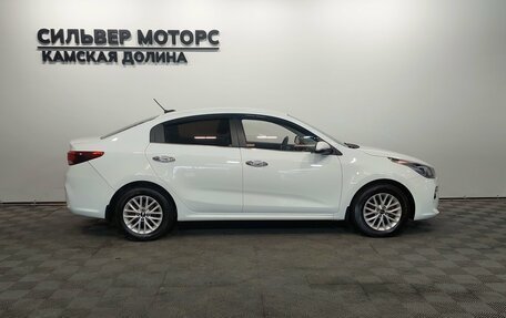 KIA Rio IV, 2018 год, 1 400 000 рублей, 4 фотография