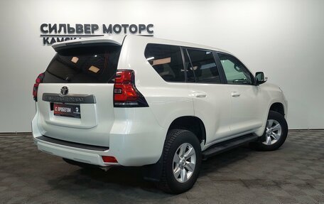 Toyota Land Cruiser Prado 150 рестайлинг 2, 2018 год, 3 930 000 рублей, 2 фотография