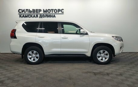 Toyota Land Cruiser Prado 150 рестайлинг 2, 2018 год, 3 930 000 рублей, 4 фотография