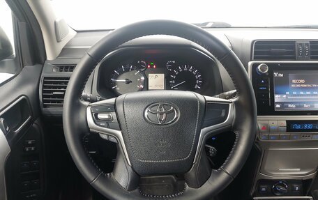 Toyota Land Cruiser Prado 150 рестайлинг 2, 2018 год, 3 930 000 рублей, 11 фотография