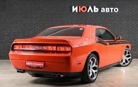 Dodge Challenger III рестайлинг 2, 2013 год, 3 500 000 рублей, 4 фотография