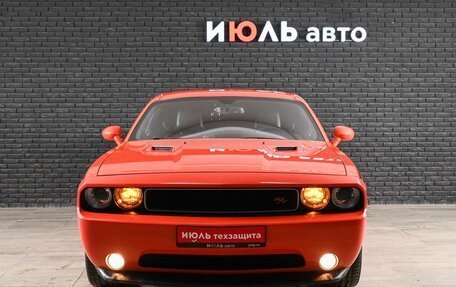 Dodge Challenger III рестайлинг 2, 2013 год, 3 500 000 рублей, 2 фотография
