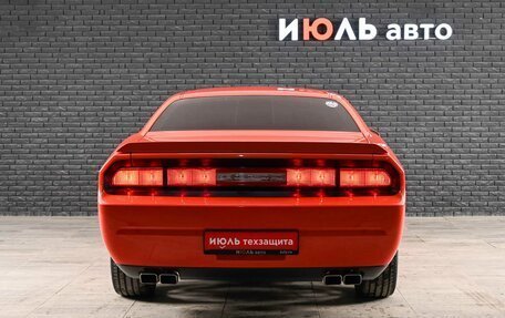 Dodge Challenger III рестайлинг 2, 2013 год, 3 500 000 рублей, 5 фотография
