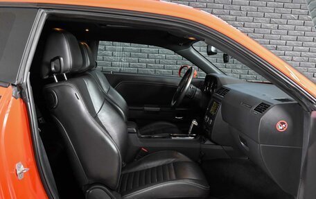 Dodge Challenger III рестайлинг 2, 2013 год, 3 500 000 рублей, 11 фотография