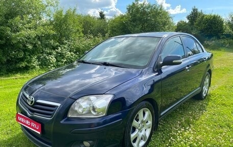 Toyota Avensis III рестайлинг, 2006 год, 670 000 рублей, 1 фотография