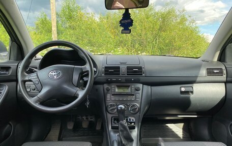 Toyota Avensis III рестайлинг, 2006 год, 670 000 рублей, 7 фотография