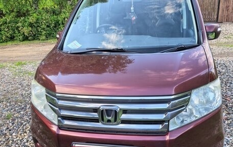 Honda Stepwgn IV, 2013 год, 1 300 000 рублей, 2 фотография