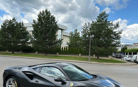 Ferrari F8, 2019 год, 24 300 000 рублей, 4 фотография