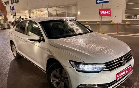 Volkswagen Passat B8 рестайлинг, 2018 год, 1 350 000 рублей, 3 фотография