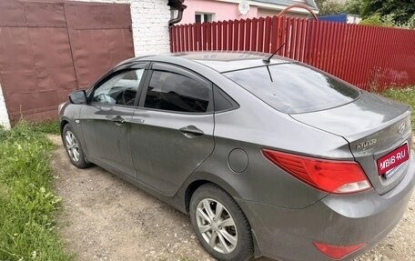 Hyundai Solaris II рестайлинг, 2015 год, 830 000 рублей, 3 фотография