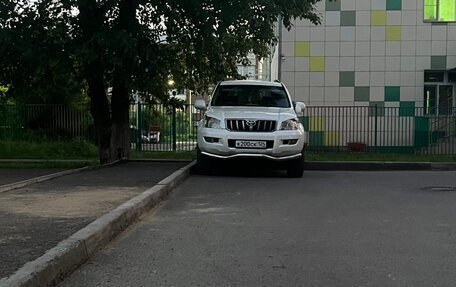 Toyota Land Cruiser Prado 120 рестайлинг, 2004 год, 2 499 999 рублей, 2 фотография