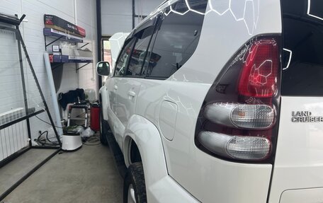 Toyota Land Cruiser Prado 120 рестайлинг, 2004 год, 2 499 999 рублей, 10 фотография