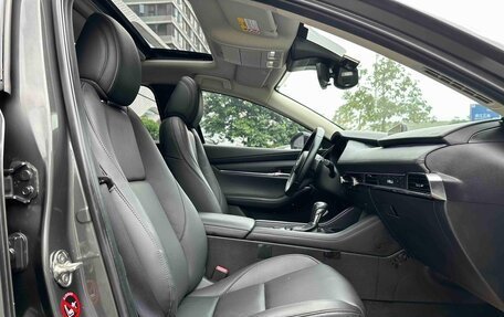 Mazda 3, 2022 год, 1 300 000 рублей, 19 фотография