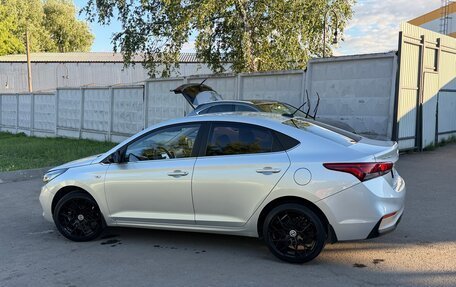 Hyundai Solaris II рестайлинг, 2017 год, 1 300 000 рублей, 3 фотография